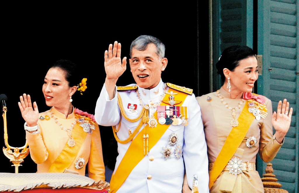 泰国国王哇集拉隆功（中）下周访华。