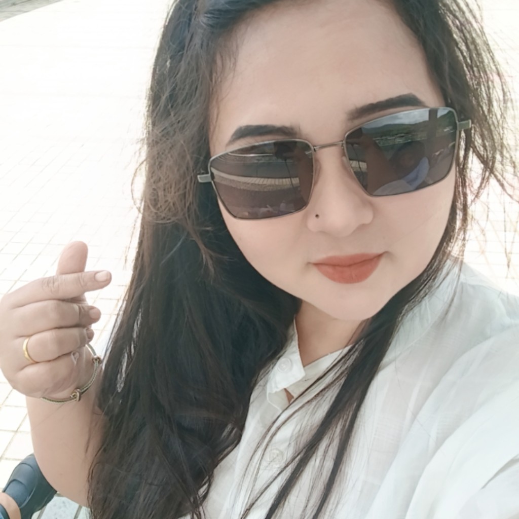 Siti不時在其個人Facebook上載生活照。
