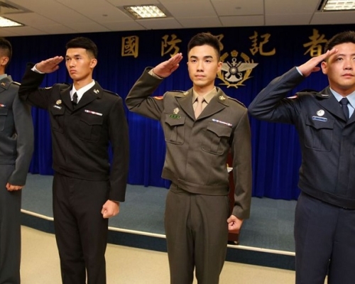 新型軍服。網上圖片