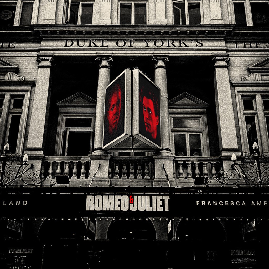 新版《罗密欧与朱丽叶》舞台剧在伦敦约克公爵剧院上演。 X