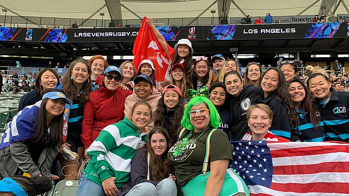 Tiffany自小已學打欖球，並透過打欖球融入美國的校園生活。