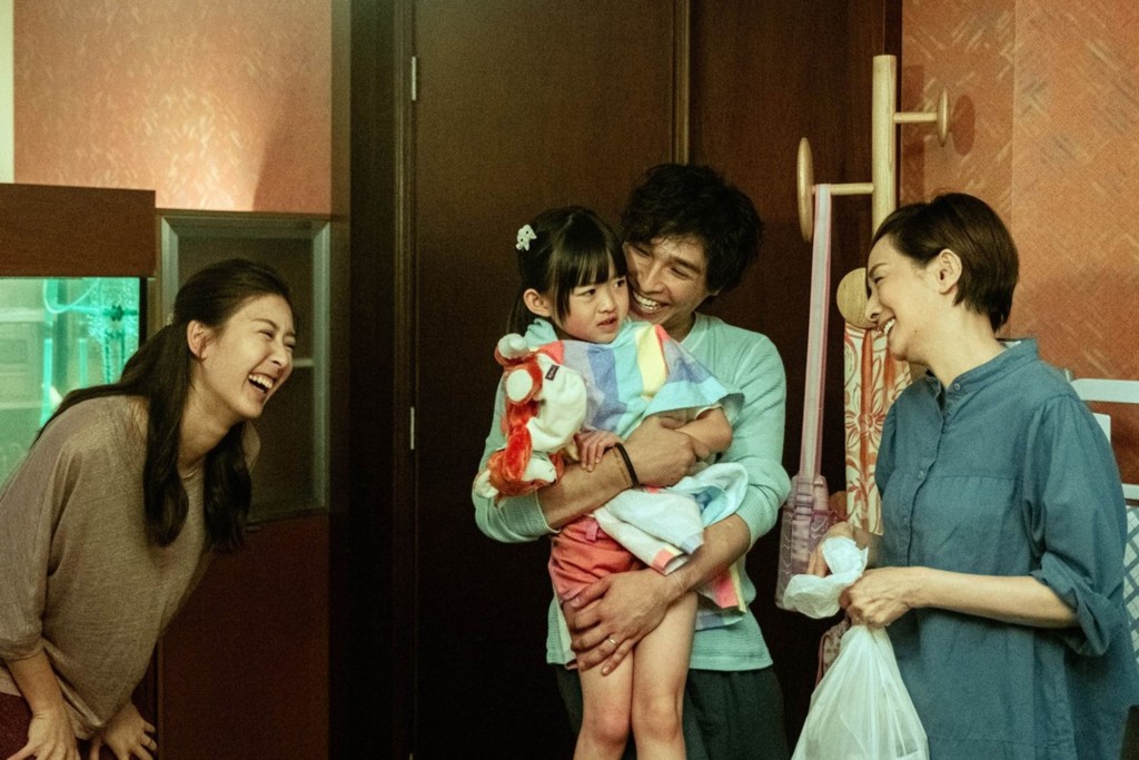 毛舜筠在《死尸死时四十四》则饰演余香凝妈妈，在戏中还有一个孙女。