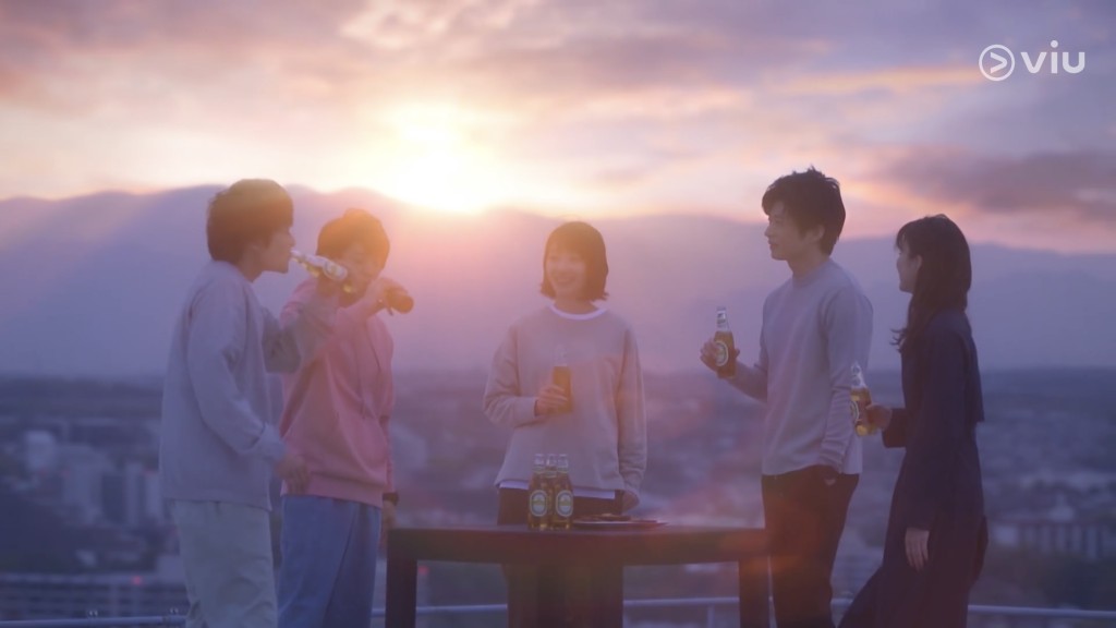 夜更急症五人組因工作產生情誼。