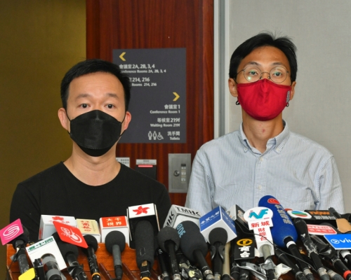 陳志全（左）昨日指其辦事處將於下月關閉，朱凱廸 （右）隨後表態稱會共同進退。資料圖片