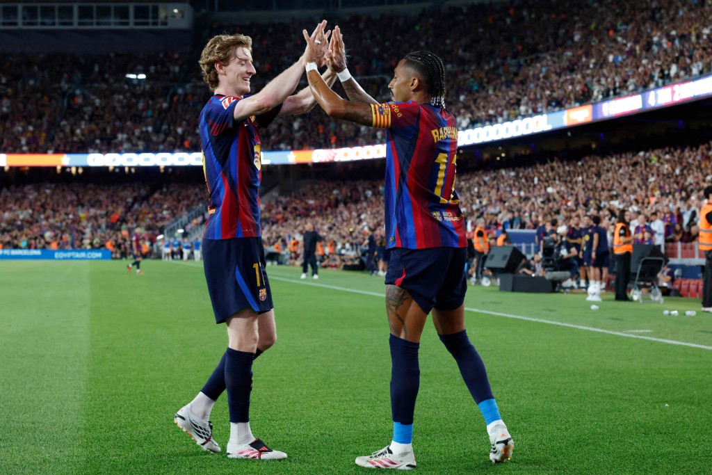 哥顿与拉芬夏、耶马擦出火花。法新社