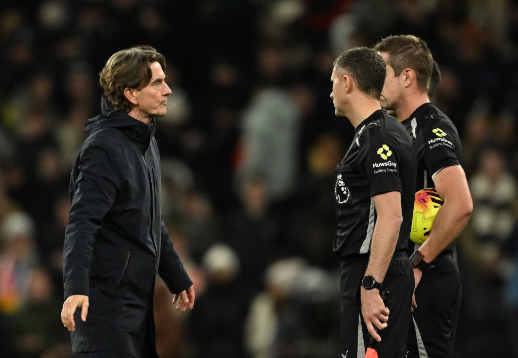 湯帥不滿球證沒吹罰伊基迪克。路透社