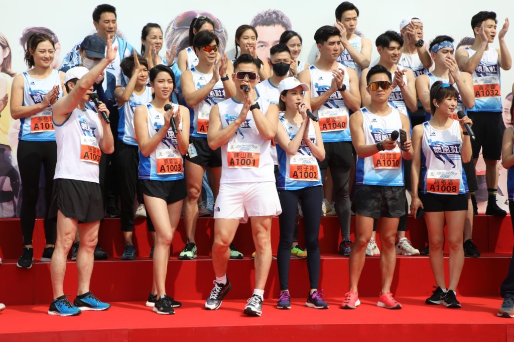 山聰代表主演劇《大步走》出席「跑友大步走終極戰」。