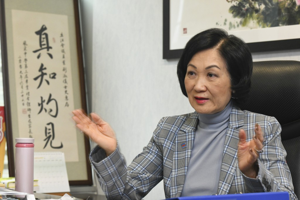 葉劉淑儀。