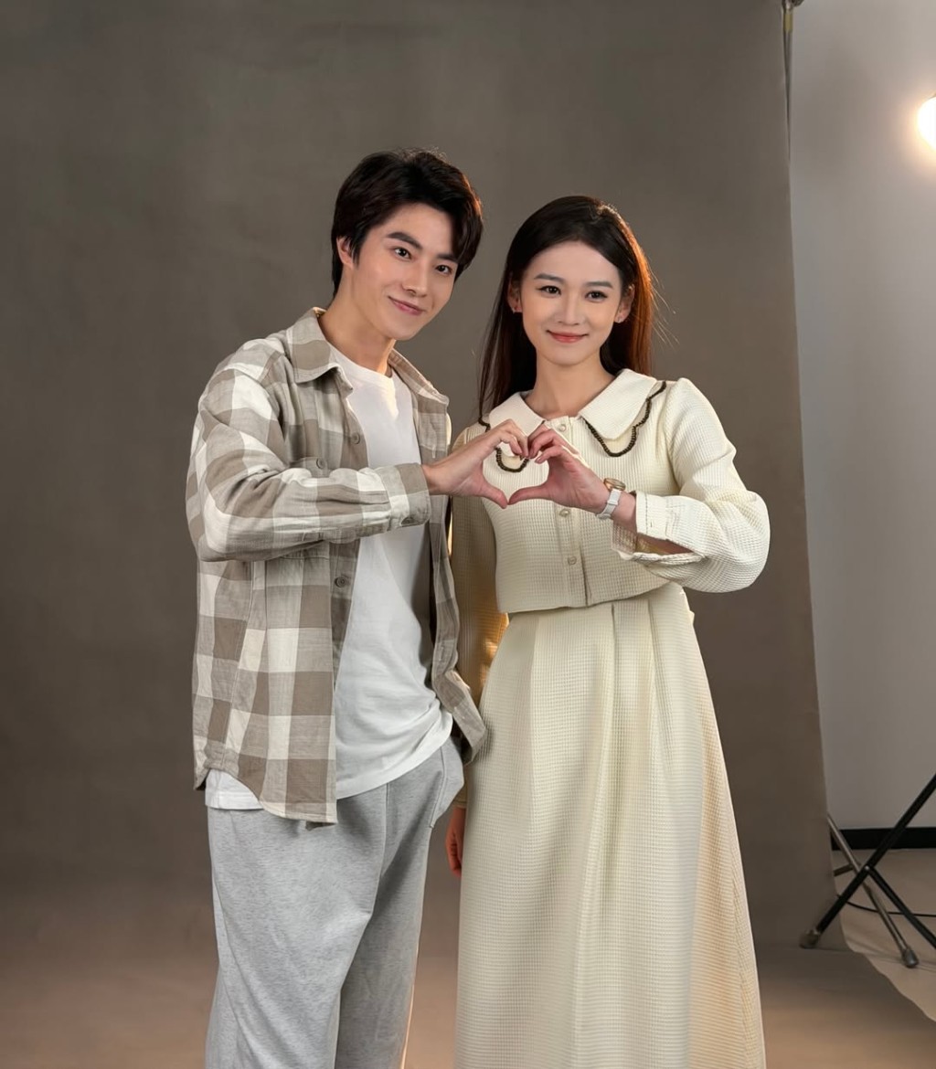 林正峰與北京電影學院校花李坤怡合作。