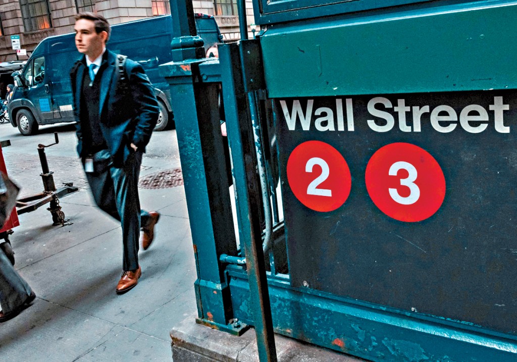 道指上周五收市升868點，報49447點。