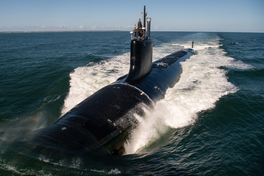 维吉尼亚级核动力潜艇（Virginia-class submarine）长期由纽波特纽斯造船厂（NNS）与通用动力电船公司（GDEB）长期联合生产。HII官网