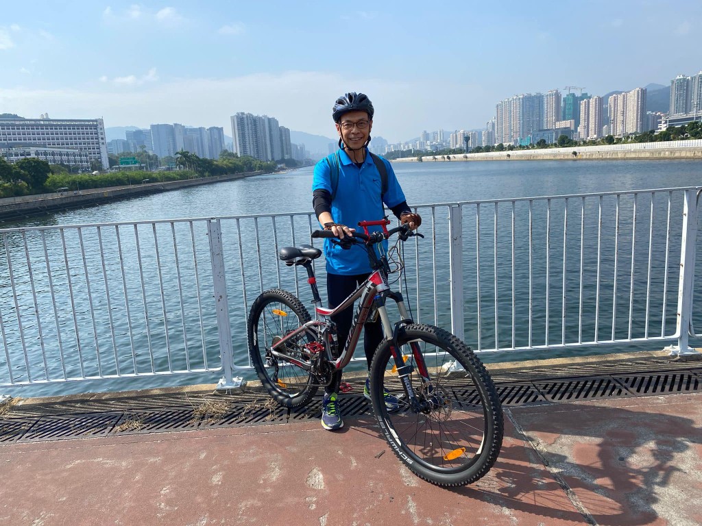 聶德權於Facebook發文,指相約舊同事單車遊。聶德權Facebook圖片