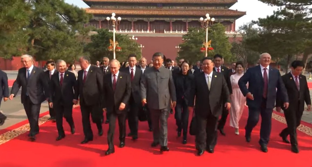 金正恩出席中國人民抗日戰爭暨世界反法西斯戰爭勝利80周年紀念日活動。央視載圖 金正恩出席中國人民抗日戰爭暨世界反法西斯戰爭勝利80周年紀念日活動。央視載圖