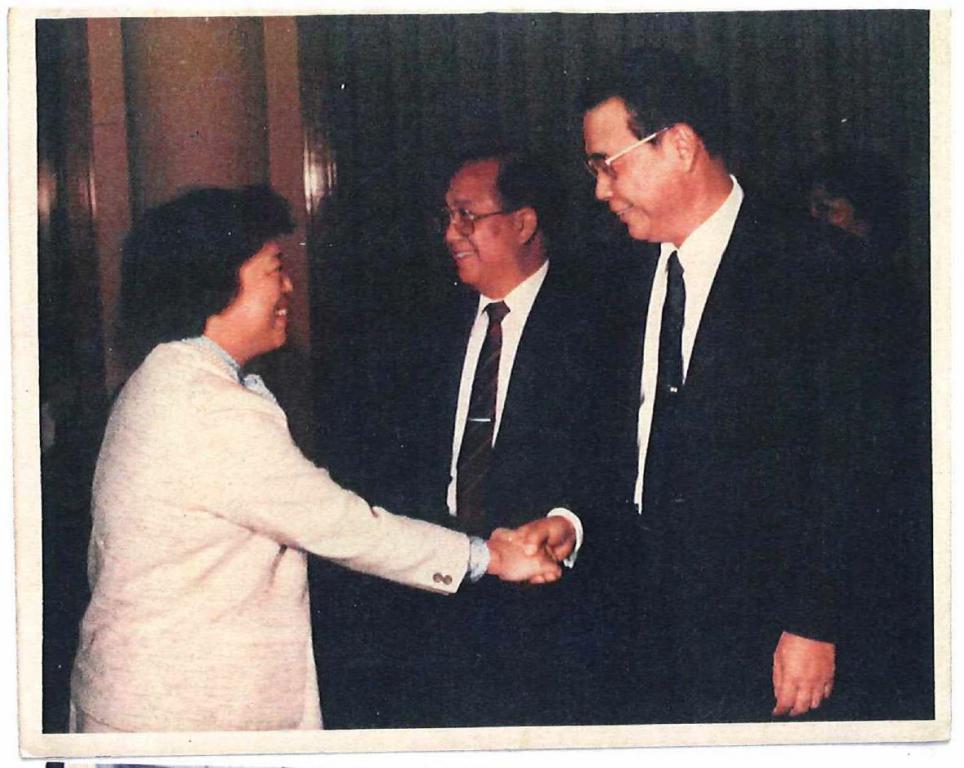 谭惠珠到北京会见时任国务院副总理李鹏。 受访者提供
