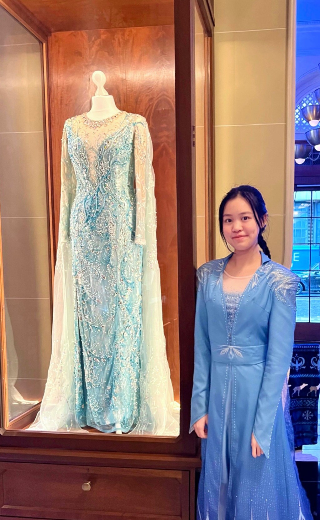 劉秀盈試過在英國扮Elsa睇《Frozen》音樂劇。