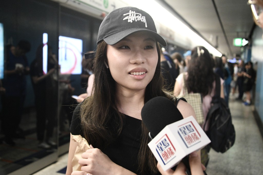 吳小姐。 吳小姐。