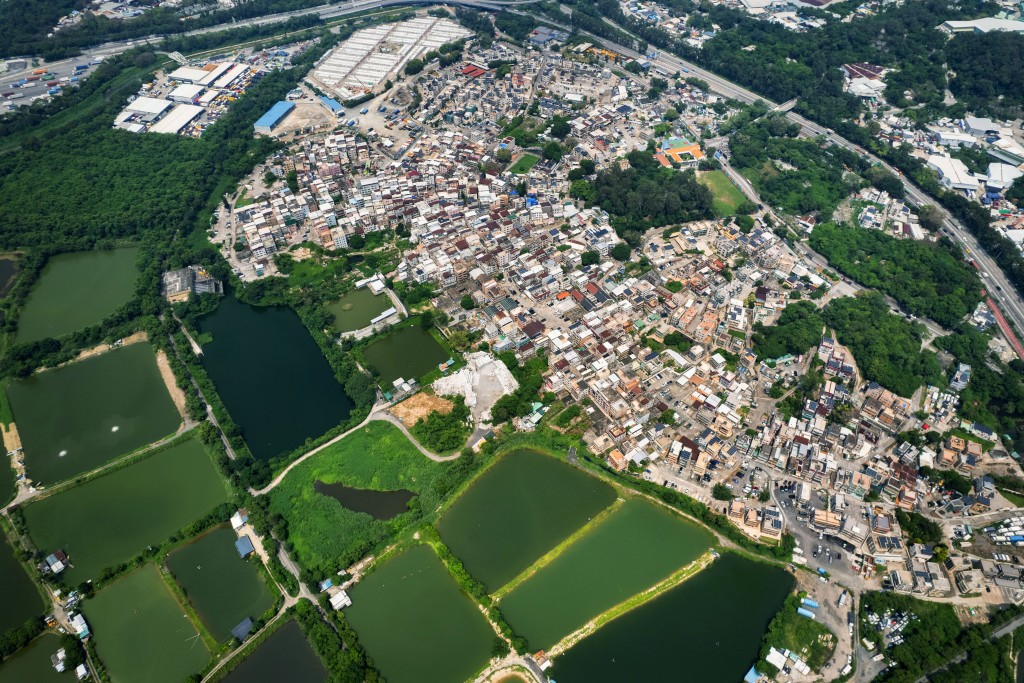 发展局向立法会提交文件，计划在湾仔北海滨用地兴建展馆，向市民介绍包括北部都会区及交椅洲人工岛等。刘骏轩摄