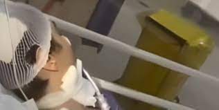 人权组织发放加拉万德在医院病床的图片。网上图片
