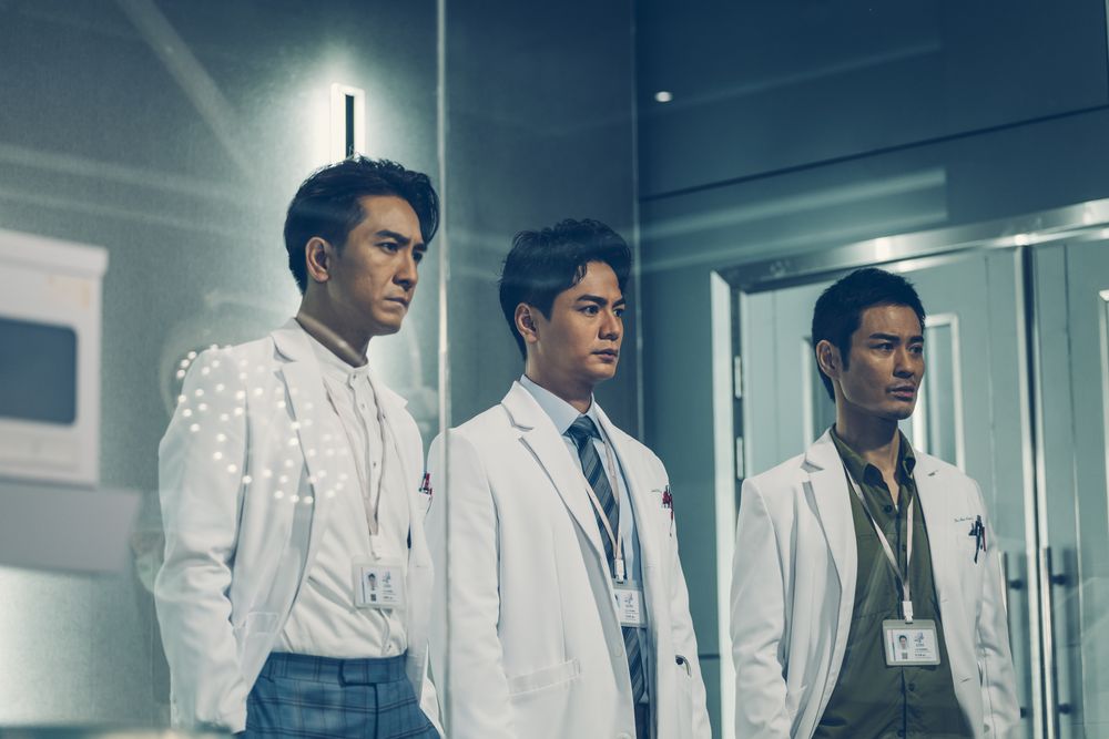 鄭嘉穎有份主演之TVB台慶劇《星空下的仁醫》將於下星期首播。