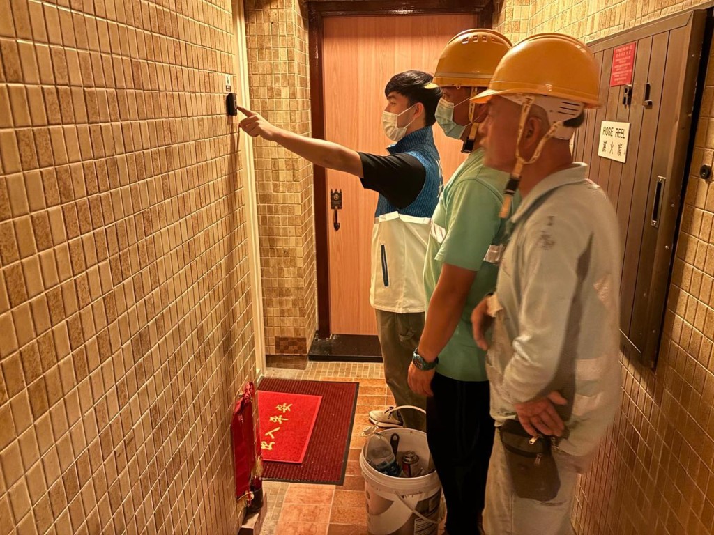 水務署亦派員上門家訪,得悉供水水質已有改善。滴惜仔FB 水務署亦派員上門家訪,得悉供水水質已有改善。滴惜仔FB