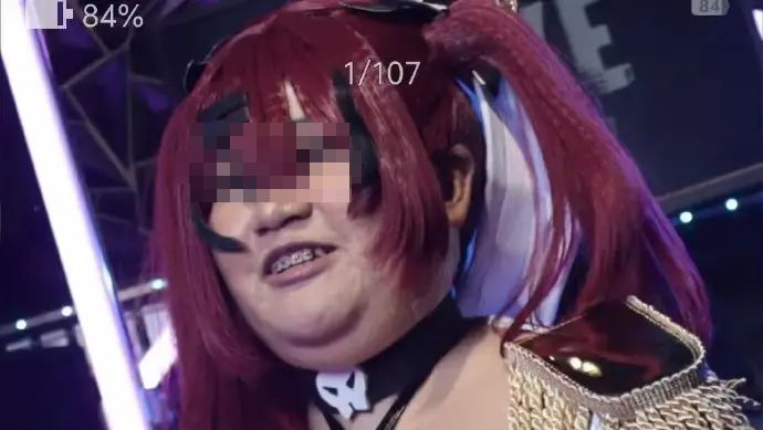 內地網絡早前傳出一名Coser因欠款,遭攝影師公開未修圖前的原圖。 內地網絡早前傳出一名Coser因欠款,遭攝影師公開未修圖前的原圖。