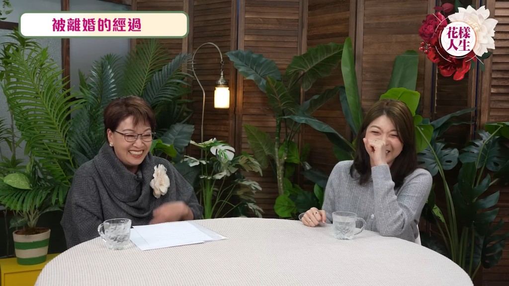 胡家惠說:「我係喺10月頭有一日收到佢嘅千字文的WhatsApp通知,佢話要回復單身,想要自由,唔能夠再扮演家庭裡面任何一個角色,佢要離開。」 胡家惠說:「我係喺10月頭有一日收到佢嘅千字文的WhatsApp通知,佢話要回復單身,想要自由,唔能夠再扮演家庭裡面任何一個角色,佢要離開。」