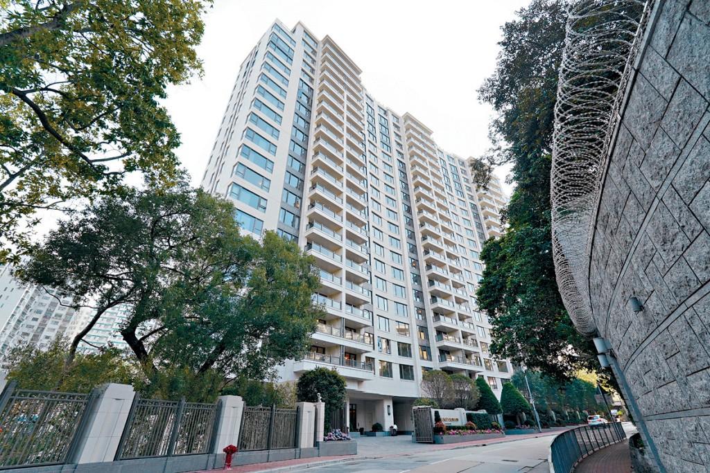 ST.GEORGE'S MANSIONS最新以2277萬售出1伙2房戶，呎價接近3萬。