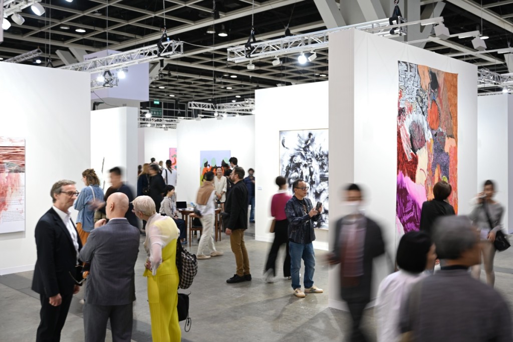《Art Basel香港2023》及《Art Central 2023》現場圖輯看人流