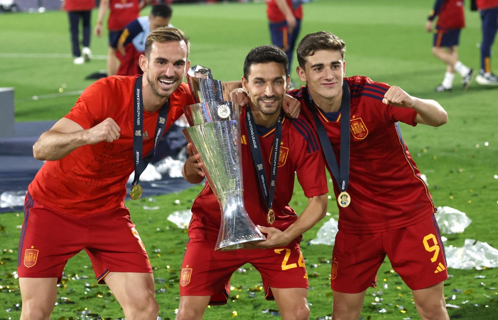 西班牙成法国后 第2个欧洲国家集齐3大杯赛。路透社