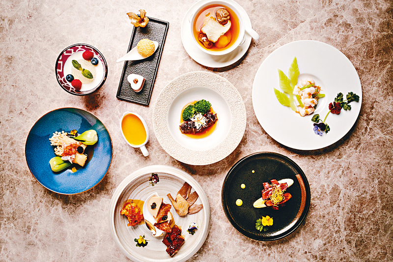 營致會館由3月至5月推出「米芝蓮盛宴」嘗味菜單（六道菜每位$1,380、八道菜每位$1,780），包羅餐廳多道拿手名菜。