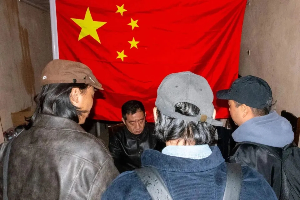 当地时间3月1日从伊朗撤离至阿塞拜疆的中国公民。 阿塞拜疆华侨华人协会