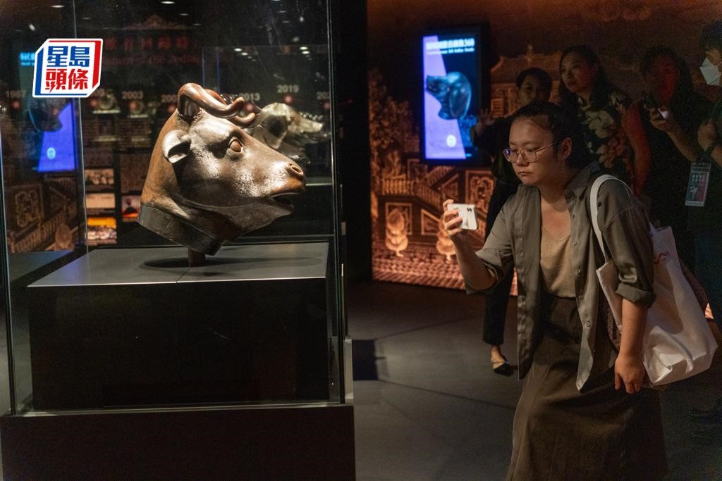 城大明起办圆明园兽首暨文物展。吴艳玲摄