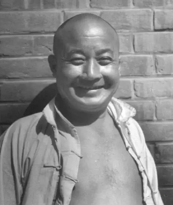 網傳晏森當車伕時期的照片。 網傳晏森當車伕時期的照片。