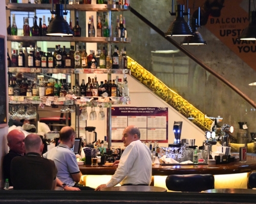 酒吧業界斥政府限制賣酒是毫不合理。 資料圖片