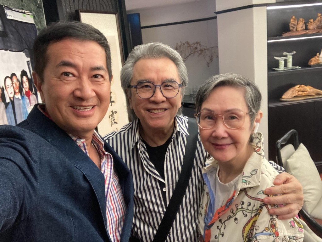 1958年話劇《苦兒樂園》演員激罕同框。 1958年話劇《苦兒樂園》演員激罕同框。