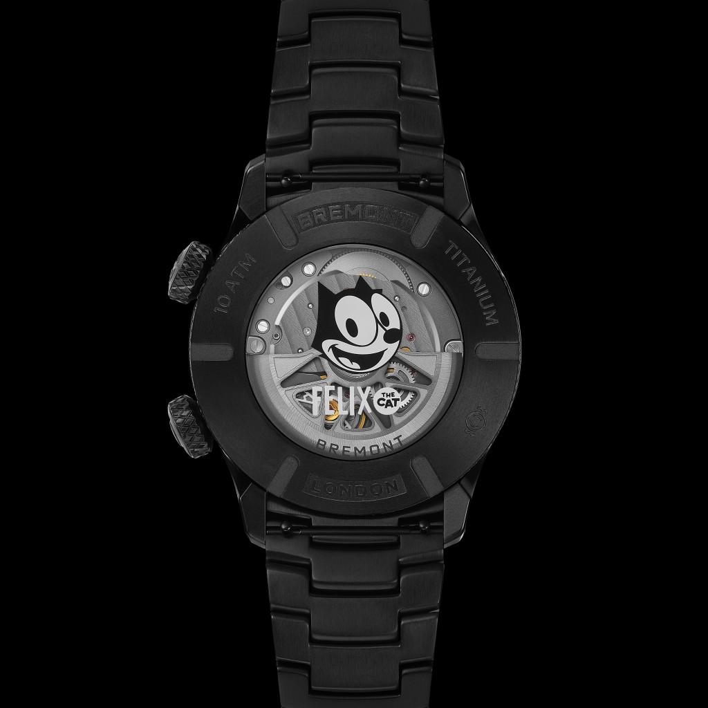 主角亦会出现在底盖。