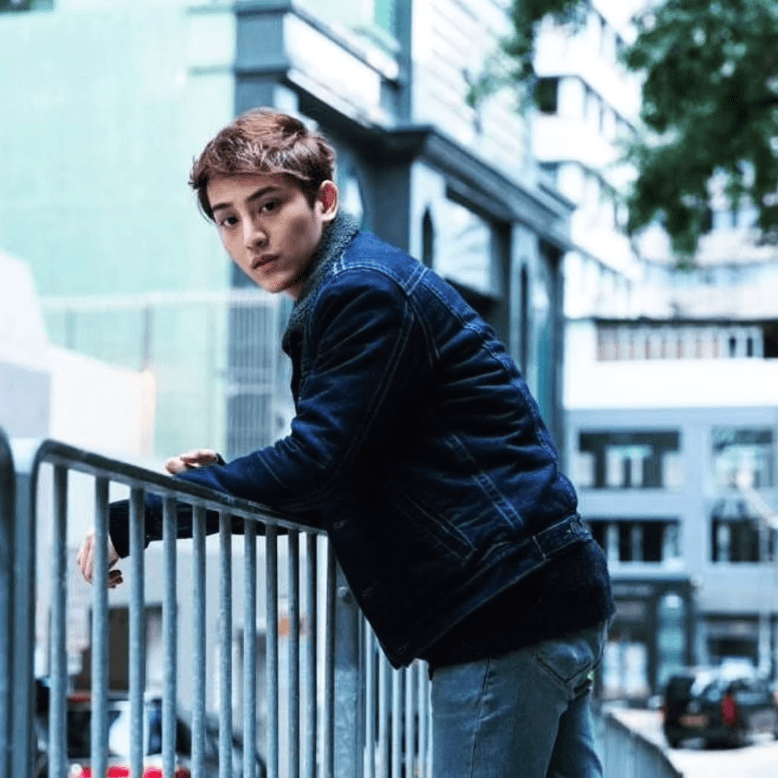 羅啟聰的唱歌及彈結他功力曾被大讚。羅啟聰ig圖片