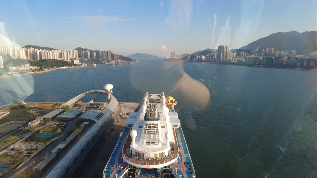 郵輪上設有榮獲健力士世界紀錄的「遊輪最高觀景台」──北極星，可360度俯瞰亞洲最大郵輪與大海。