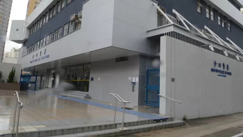 案件列作「爆竊」，交由沙田警區刑事調查隊第六隊跟進，暫未有人被捕。