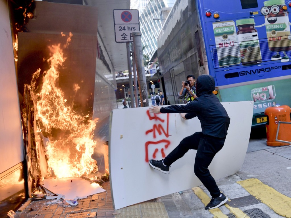去年爆發的反修例示威。資料圖片