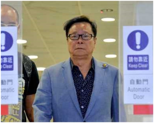 黃毓民在其fb稱「向政治說再見」。資料圖片