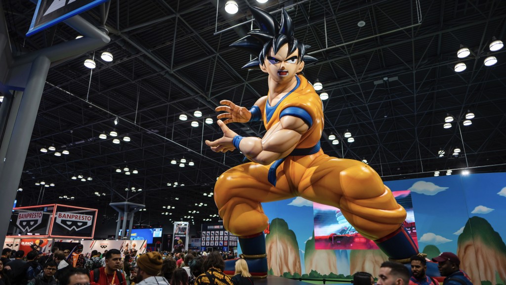 纽约动漫展会场的巨大龙珠人物模型。 美联社