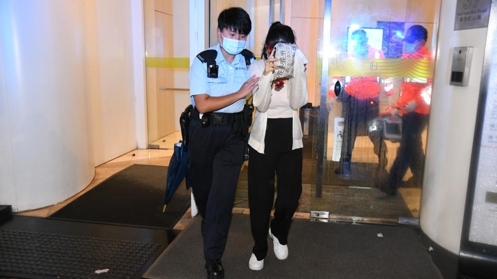 女事主送院檢查。