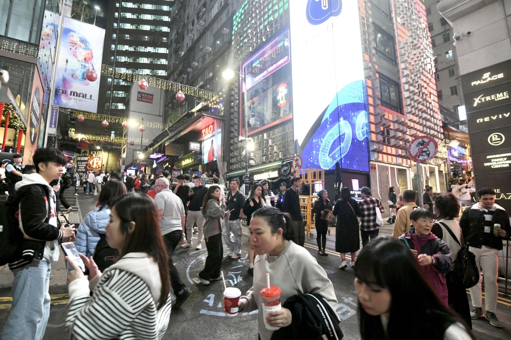 蘭桂芳亦實行人流管制。何君健攝