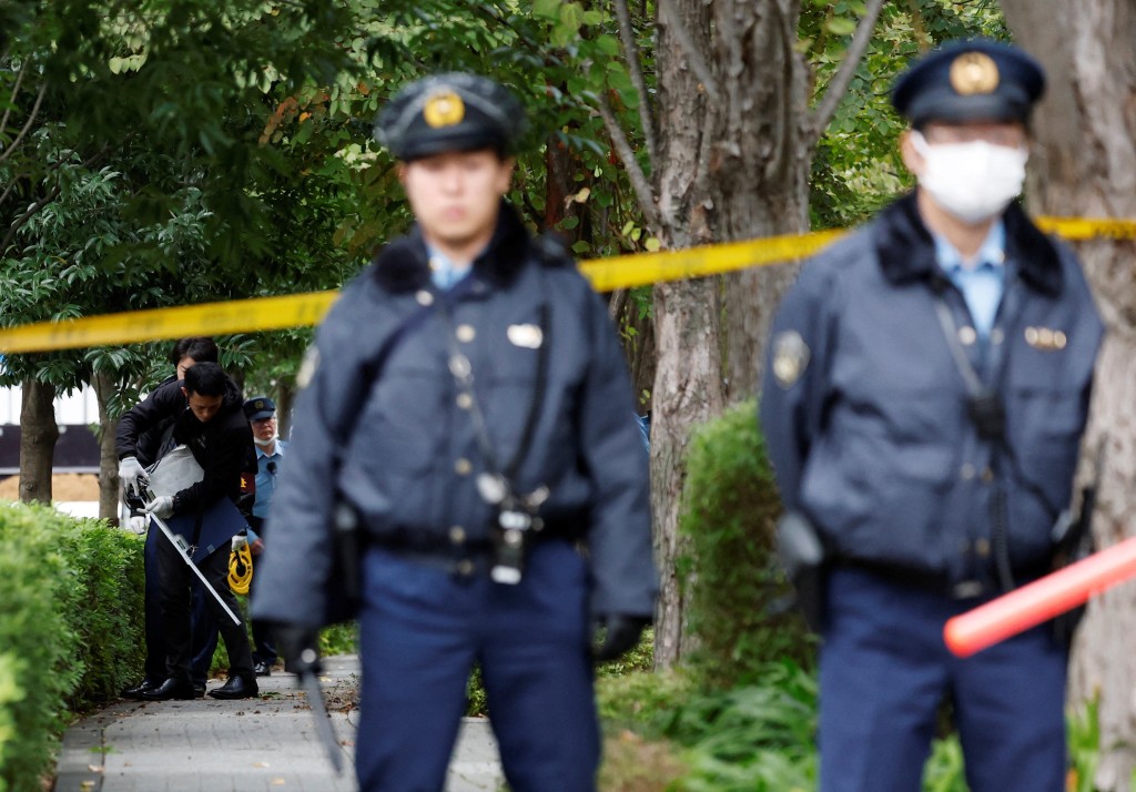 應對特朗普訪日，日本警視廳出動1.8萬人加強保安。路透社