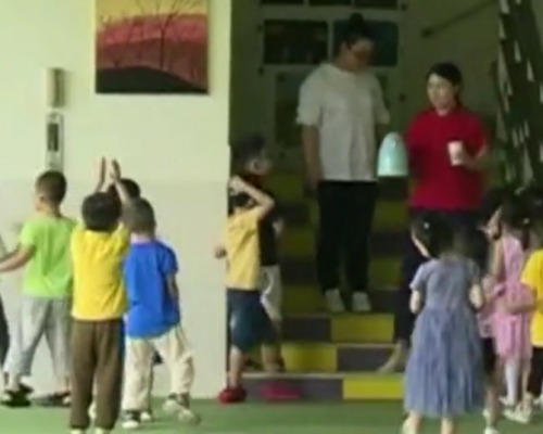 深圳有幼兒園用強力消毒粉溝水讓幼童洗手。網上圖片