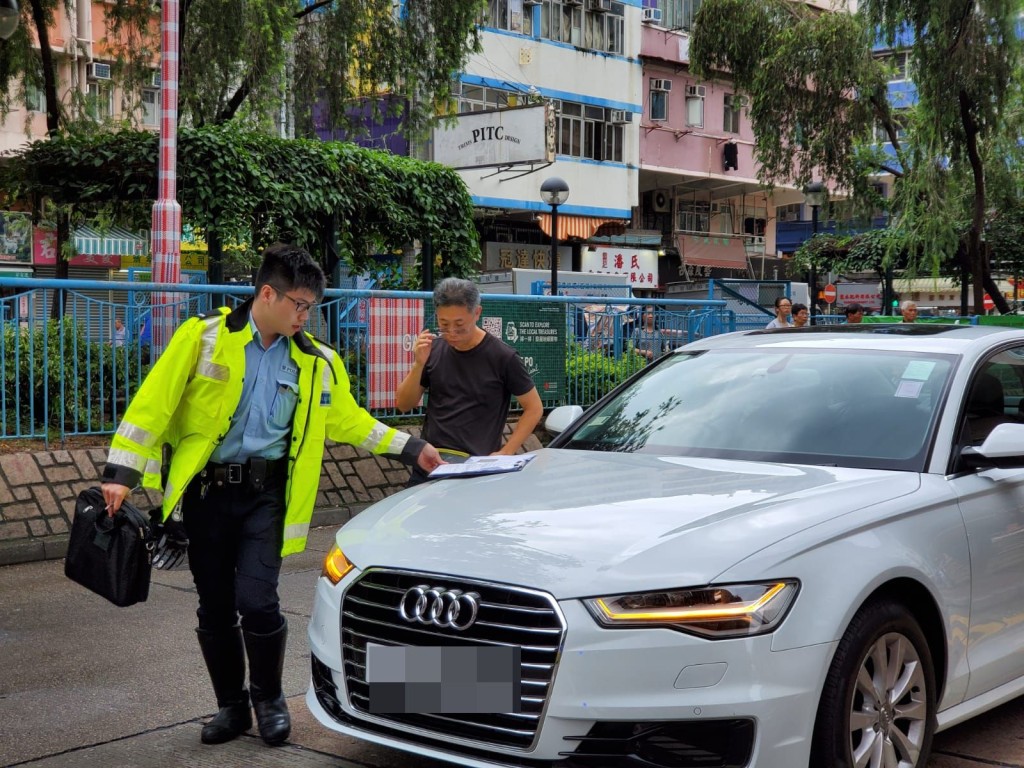 警員到場調查。歐陽偉光攝