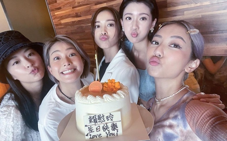 賴慰玲生日有好姊妹為她慶祝最開心。