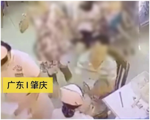 男家長當場摑了女護士一巴掌。片段截圖