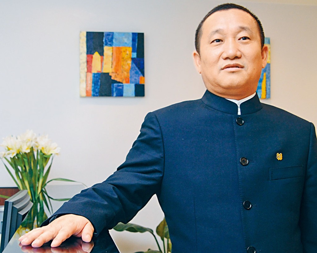 忠旺昨日急泻，刘忠田持股单日帐面损失达23亿元。